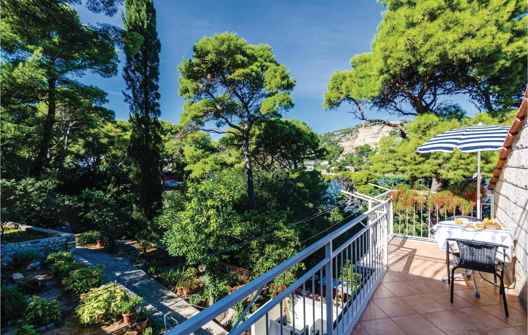 Nice Apartment In Dubrovnik With Kitchenette Exterior photo