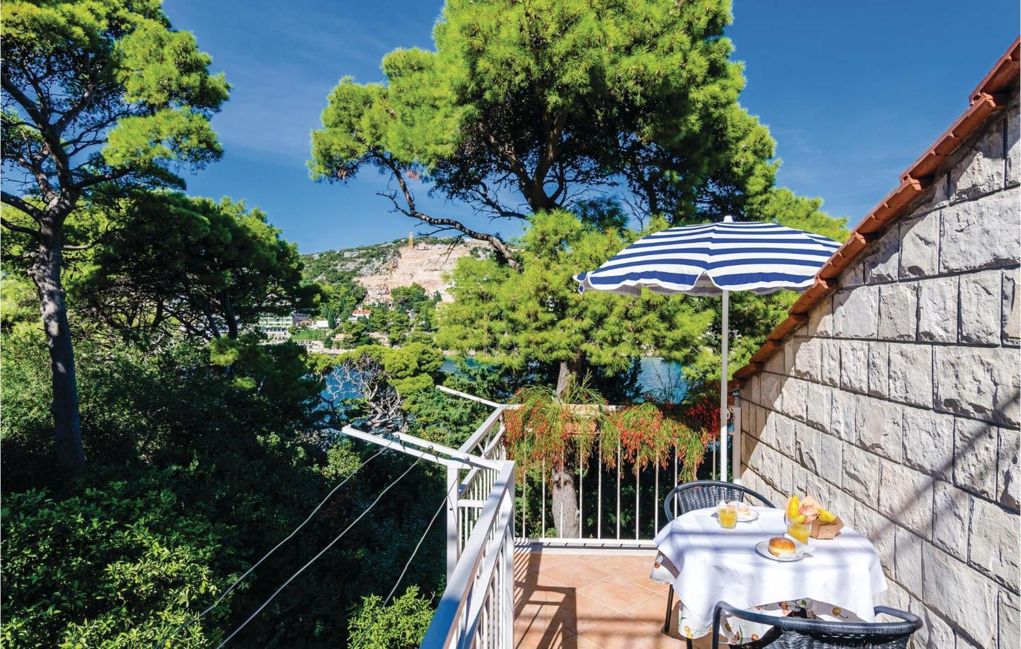 Nice Apartment In Dubrovnik With Kitchenette Exterior photo